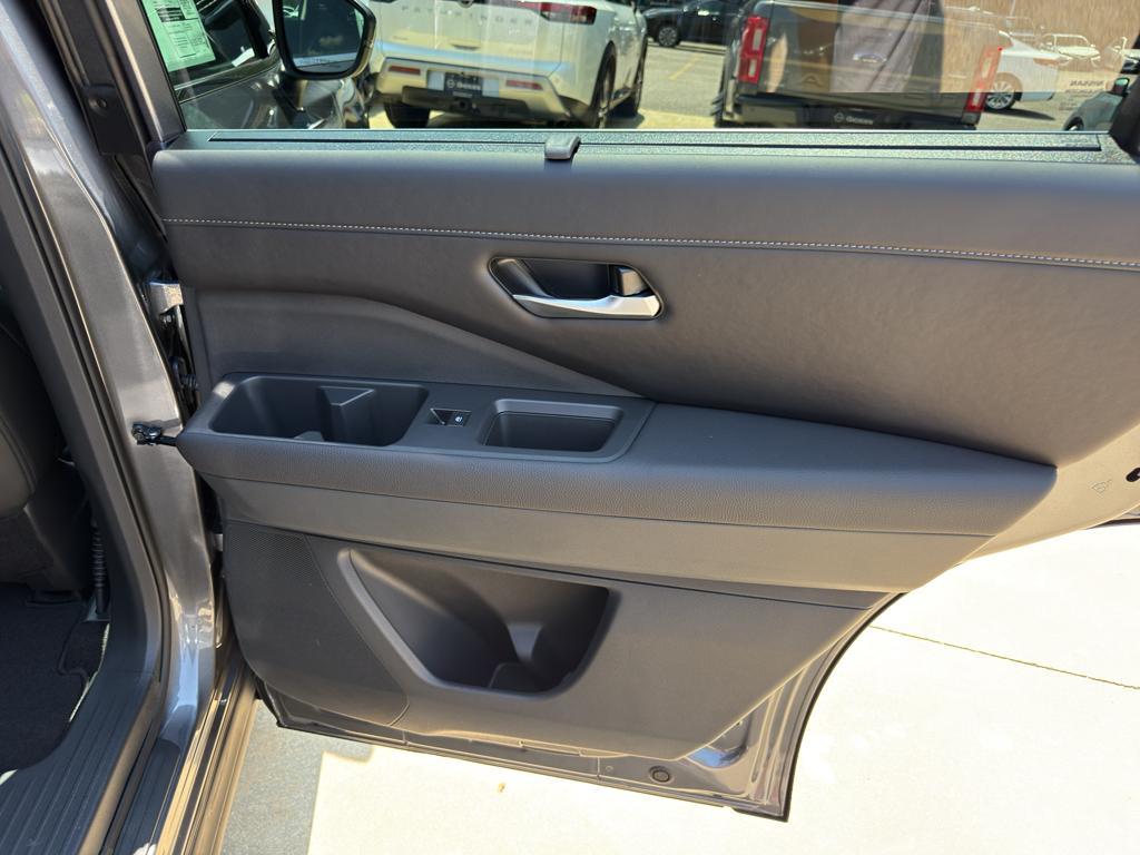 new 2025 Nissan Pathfinder car, priced at $46,635