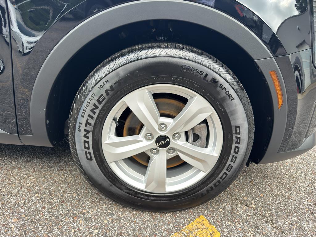 used 2024 Kia Sorento car, priced at $26,490