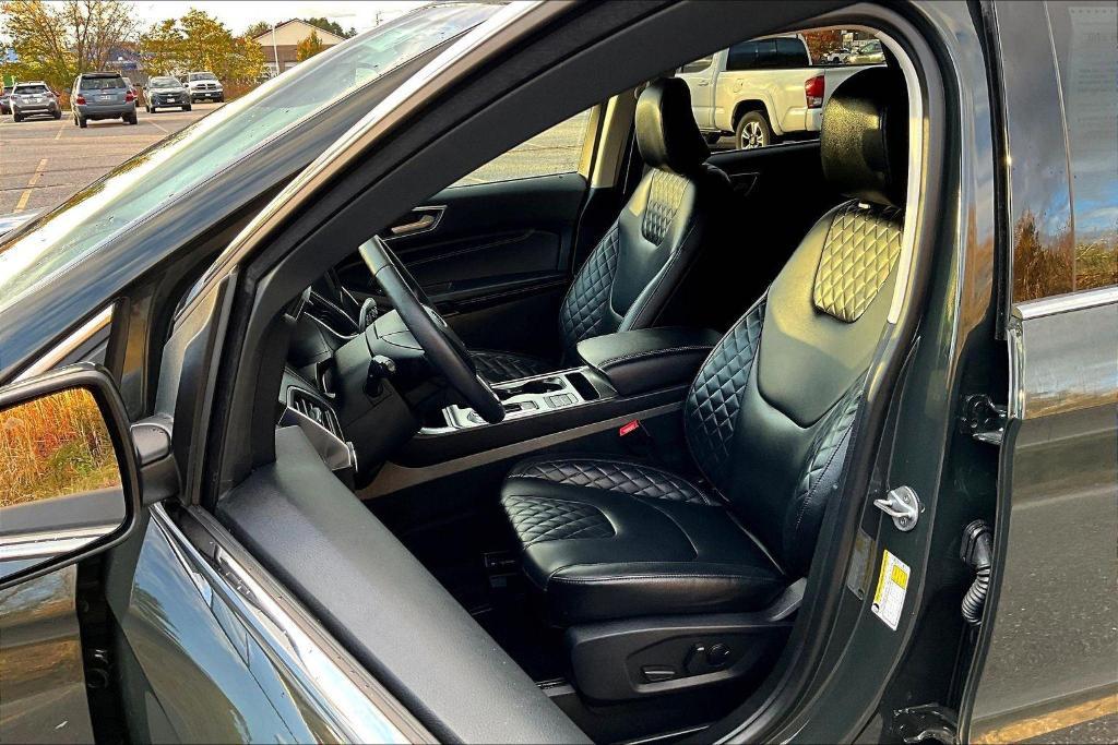 used 2024 Ford Edge car, priced at $29,000