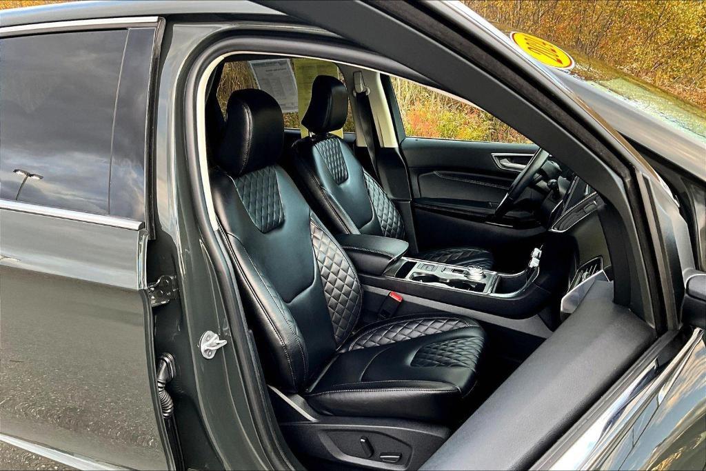 used 2024 Ford Edge car, priced at $29,000