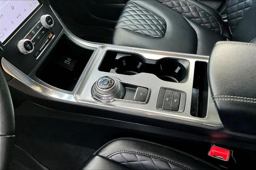 used 2024 Ford Edge car, priced at $29,000