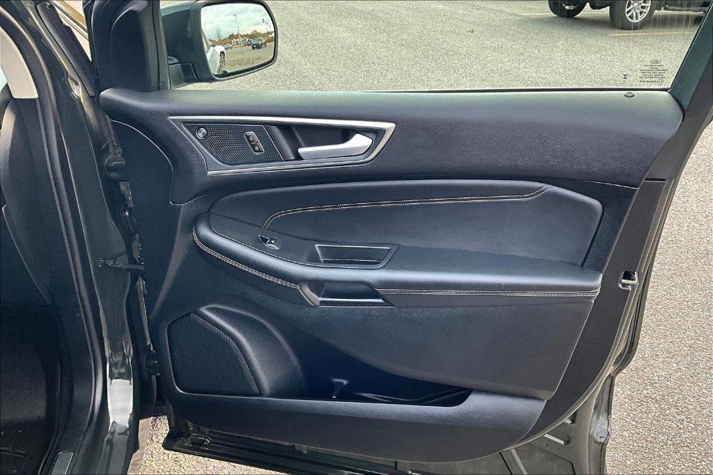 used 2024 Ford Edge car, priced at $29,000