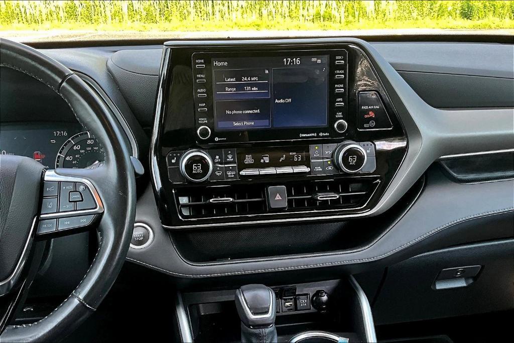 used 2021 Toyota Highlander car, priced at $33,000