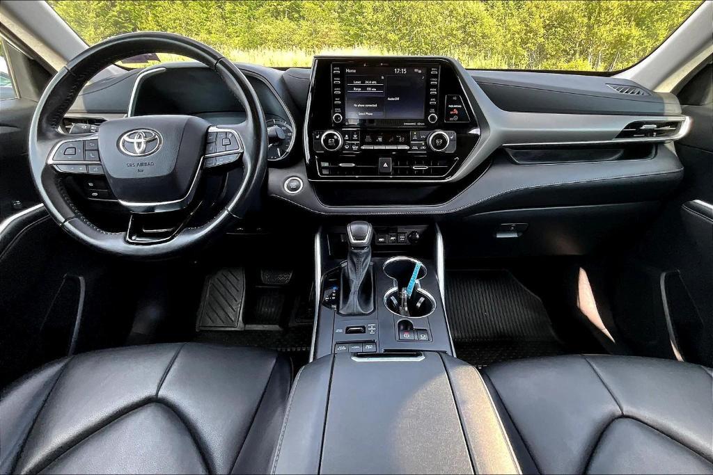 used 2021 Toyota Highlander car, priced at $33,000