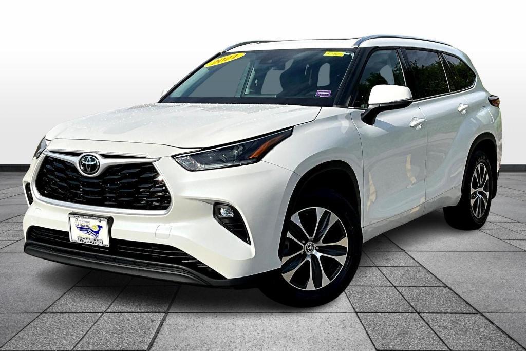 used 2021 Toyota Highlander car, priced at $33,000