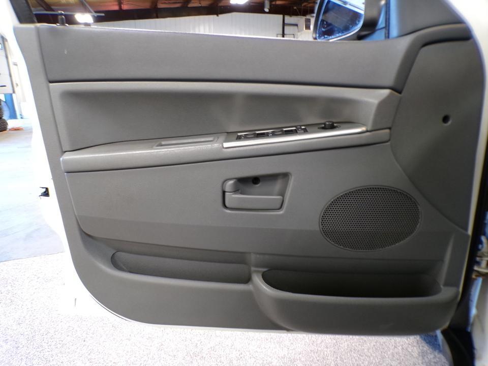 used 2006 Jeep Grand Cherokee car, priced at $3,995