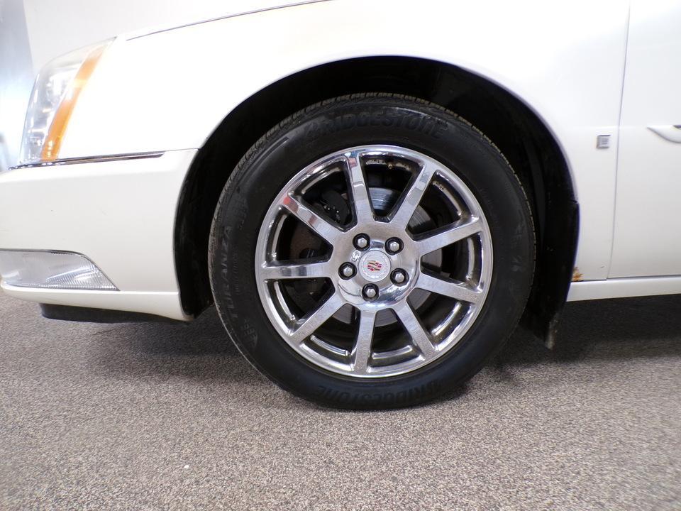 used 2007 Cadillac DTS car, priced at $5,995