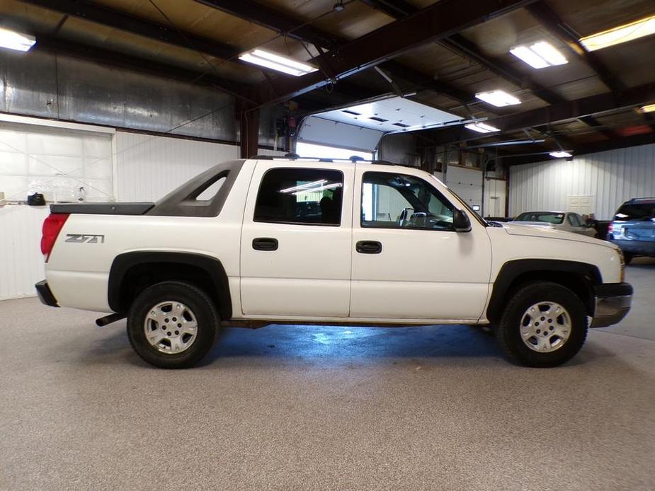 used 2003 Chevrolet Avalanche car, priced at $3,495