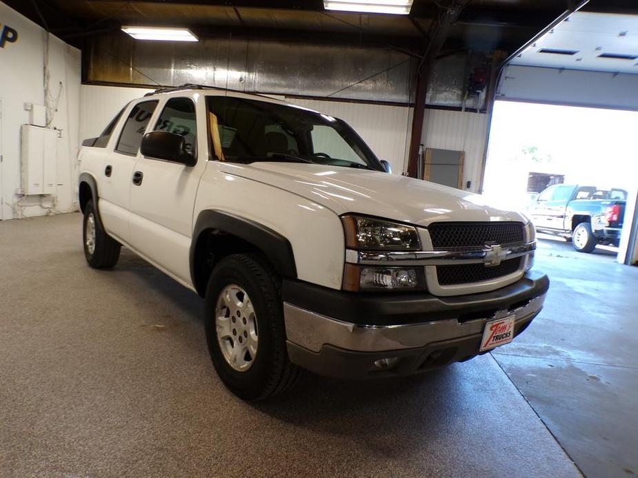 used 2003 Chevrolet Avalanche car, priced at $3,495