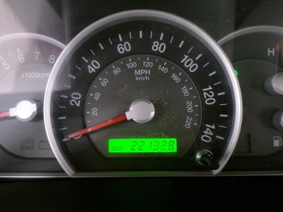 used 2008 Kia Sorento car, priced at $2,195