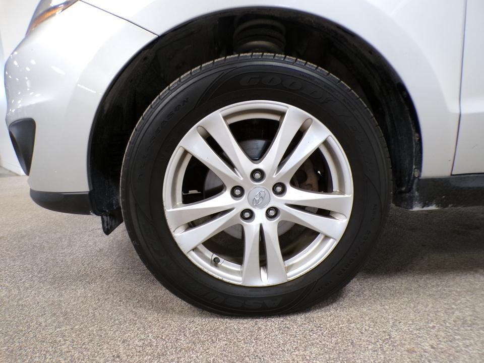 used 2011 Hyundai Santa Fe car, priced at $5,495