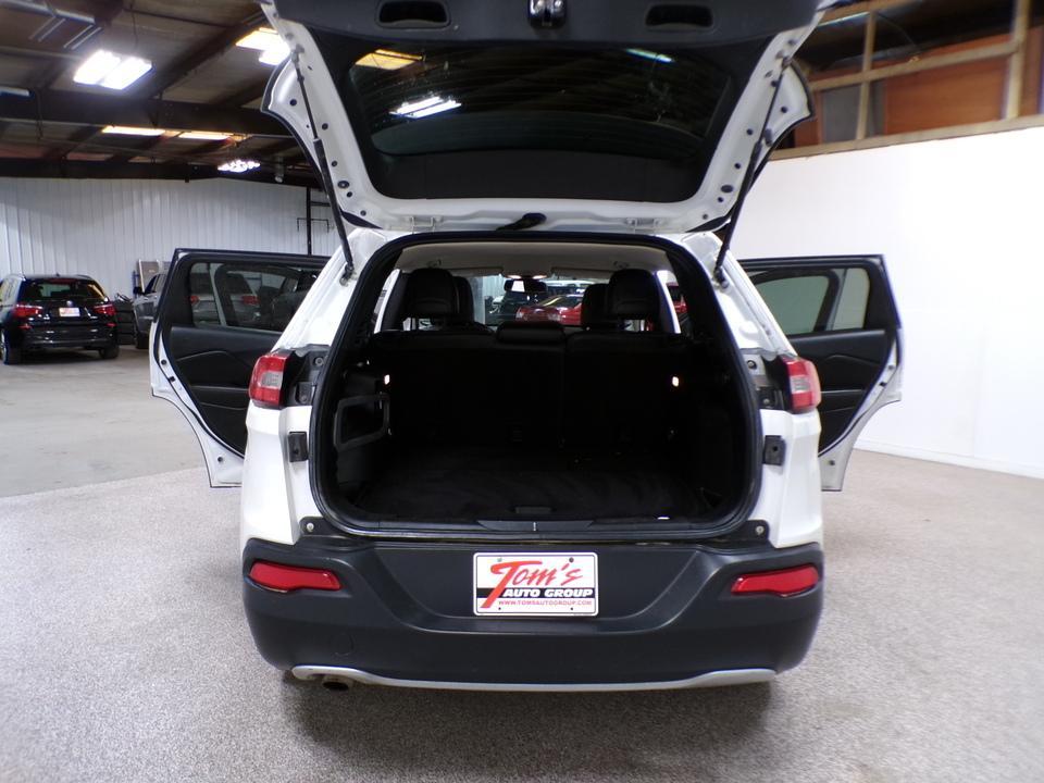 used 2015 Jeep Cherokee car, priced at $5,995