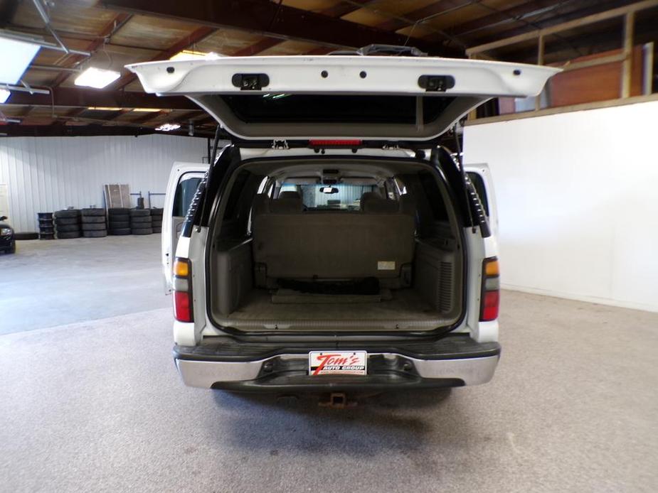 used 2005 Chevrolet Suburban car, priced at $5,995