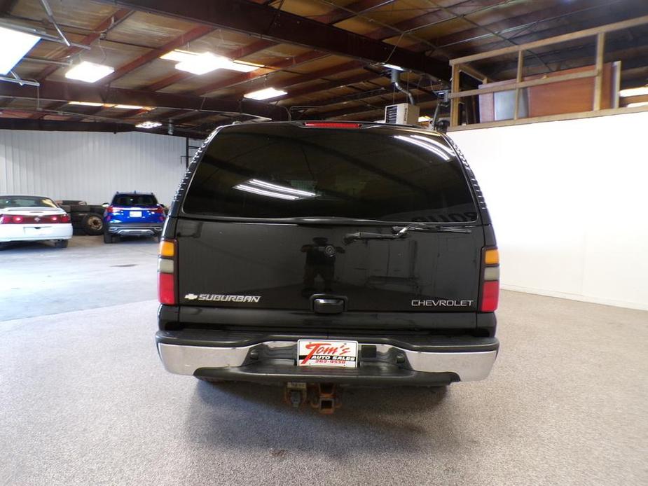 used 2004 Chevrolet Suburban car, priced at $5,995