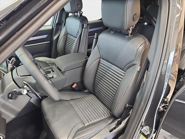 new 2025 Land Rover Discovery car, priced at $79,918