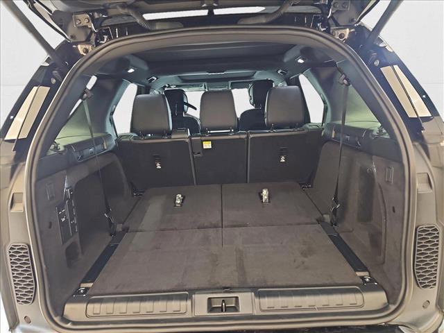 new 2025 Land Rover Discovery car, priced at $79,918