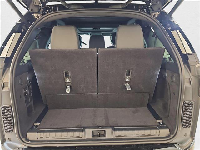 new 2025 Land Rover Discovery car, priced at $79,918