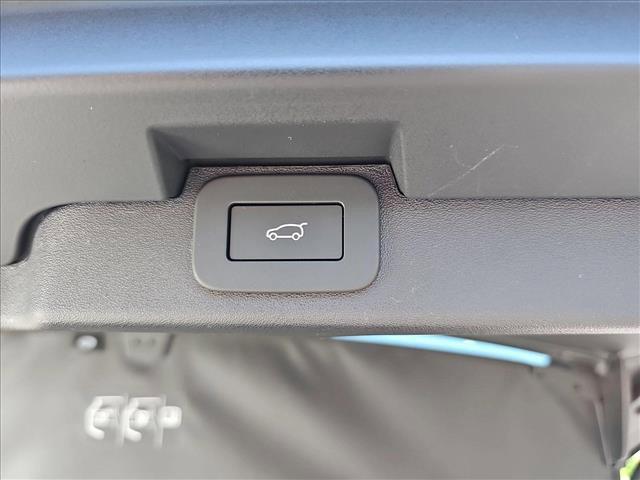 new 2025 Land Rover Discovery car, priced at $78,568