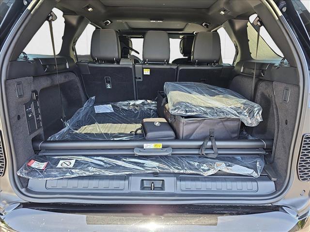 new 2025 Land Rover Discovery car, priced at $78,568