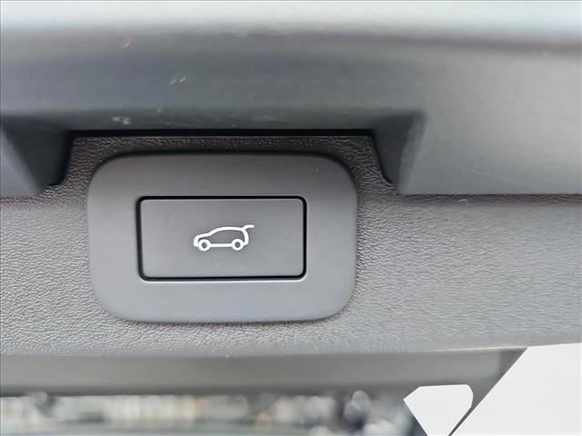 new 2025 Land Rover Discovery car, priced at $73,868