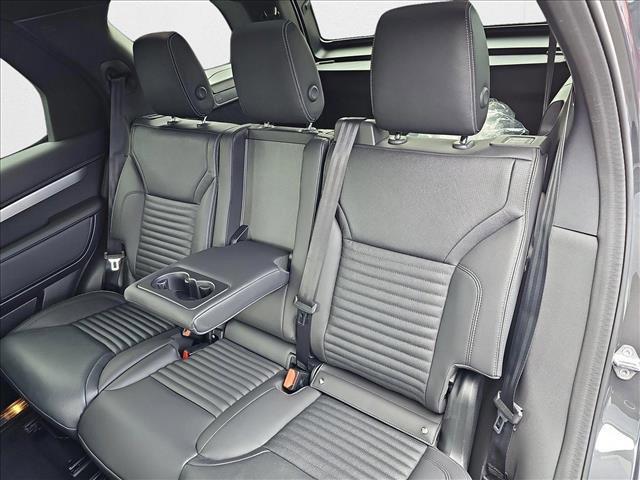 new 2025 Land Rover Discovery car, priced at $73,868