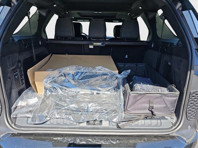 new 2025 Land Rover Discovery car, priced at $78,568