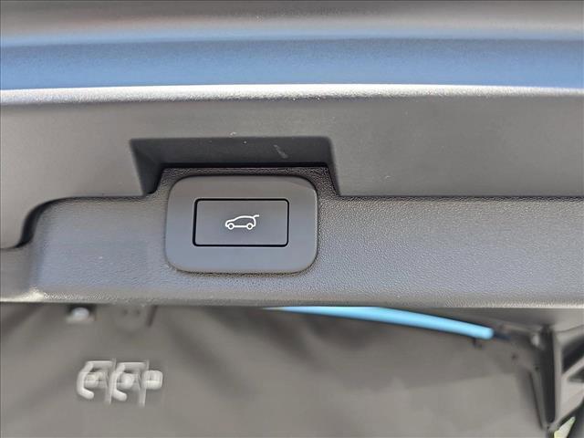 new 2025 Land Rover Discovery car, priced at $78,568