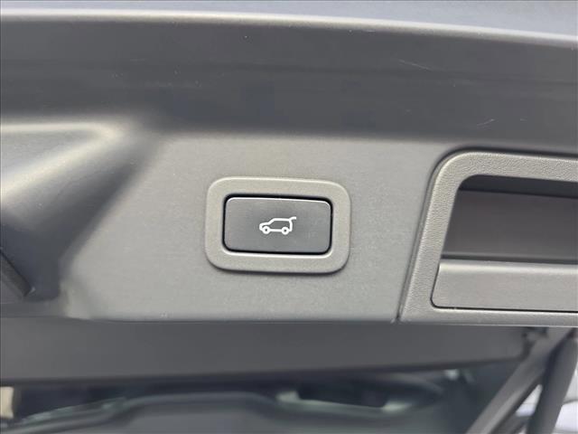 used 2018 Land Rover Range Rover Velar car, priced at $20,673