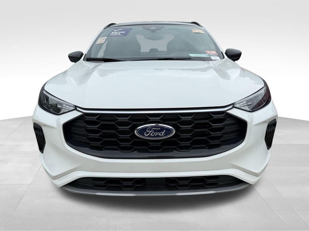 used 2023 Ford Escape car, priced at $25,480