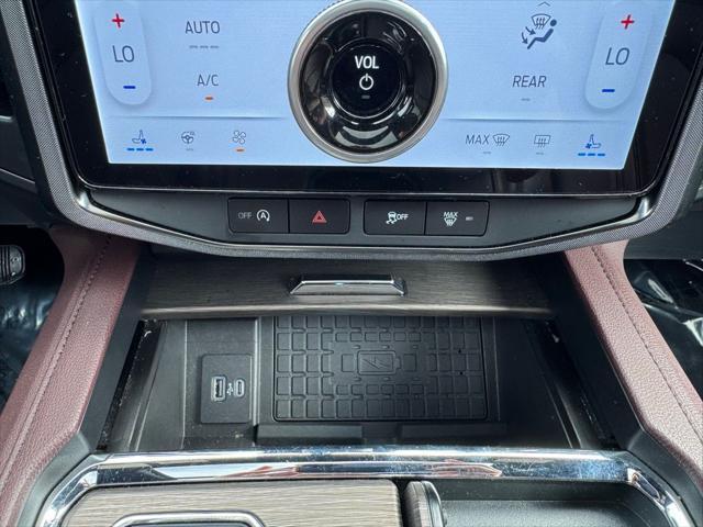 used 2024 Ford Expedition car, priced at $55,328