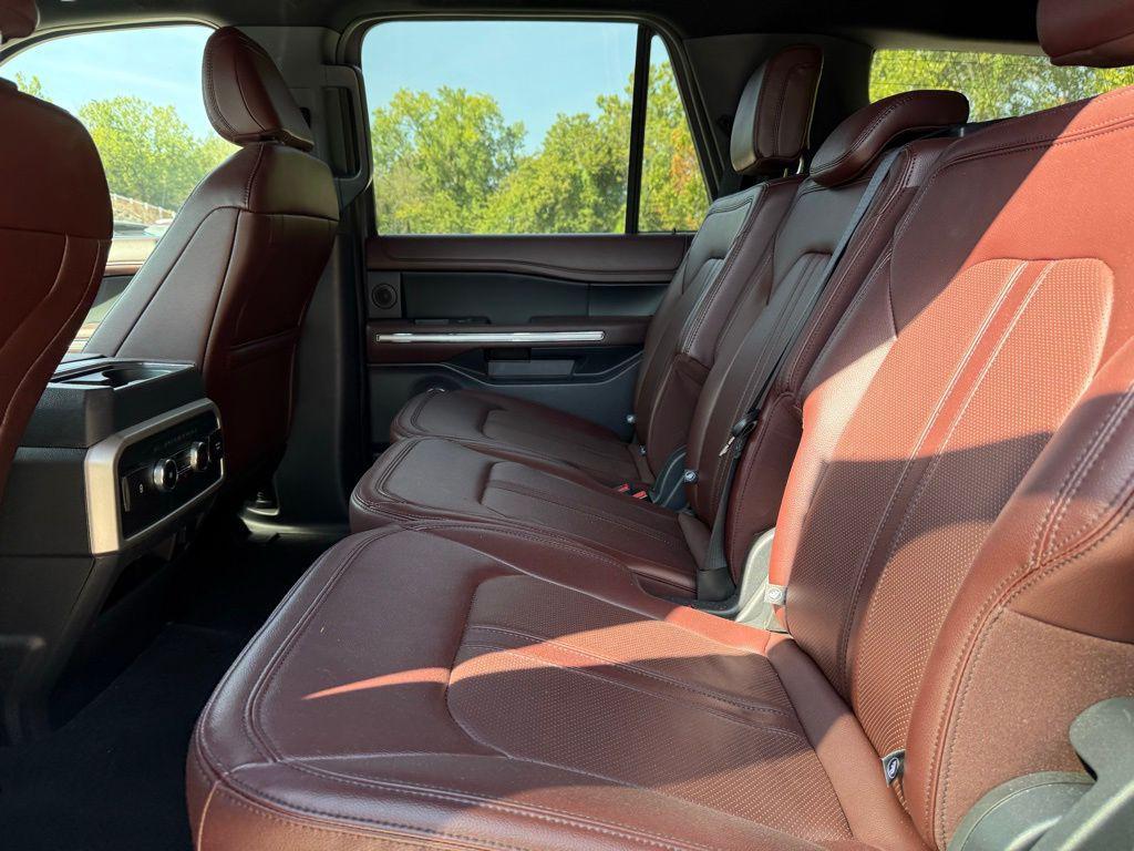 used 2024 Ford Expedition car, priced at $61,998