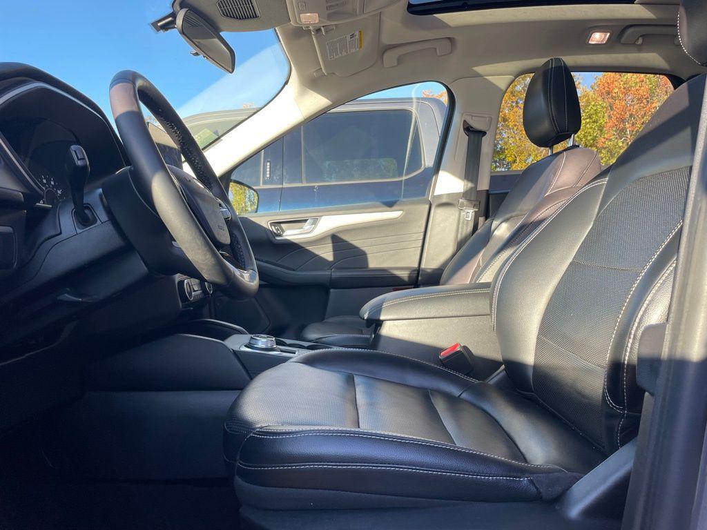 used 2022 Ford Escape car, priced at $23,800