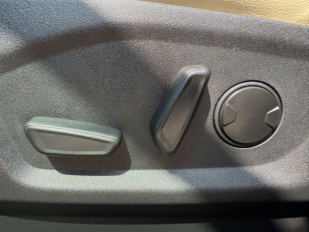 used 2024 Ford Edge car, priced at $28,528