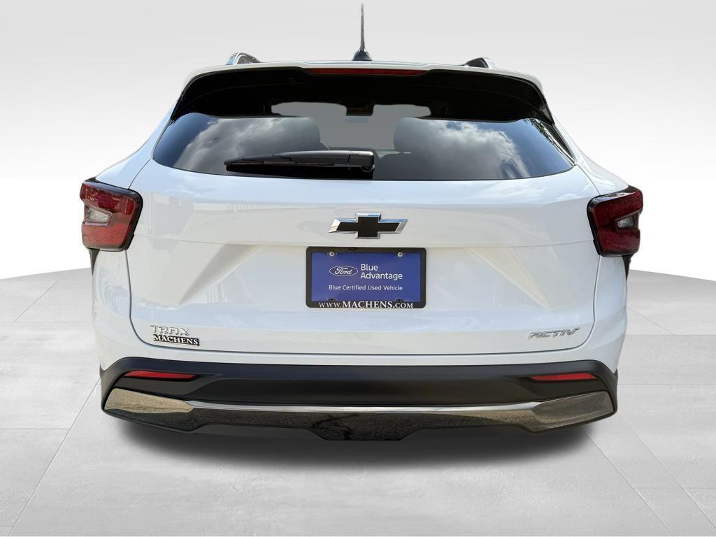 used 2025 Chevrolet Trax car, priced at $23,998