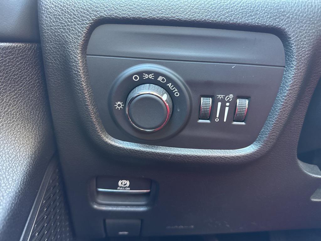 used 2024 Jeep Grand Cherokee car, priced at $31,672