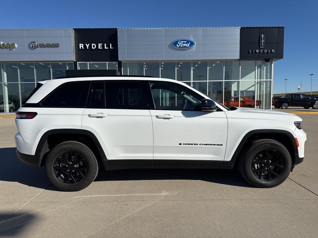 used 2024 Jeep Grand Cherokee car, priced at $31,672
