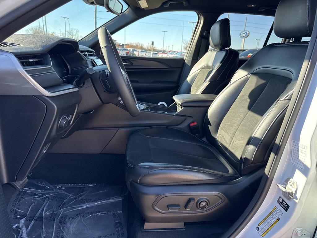 used 2024 Jeep Grand Cherokee car, priced at $31,672