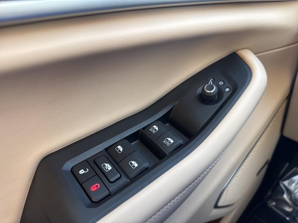 used 2022 Jeep Grand Cherokee car, priced at $32,336