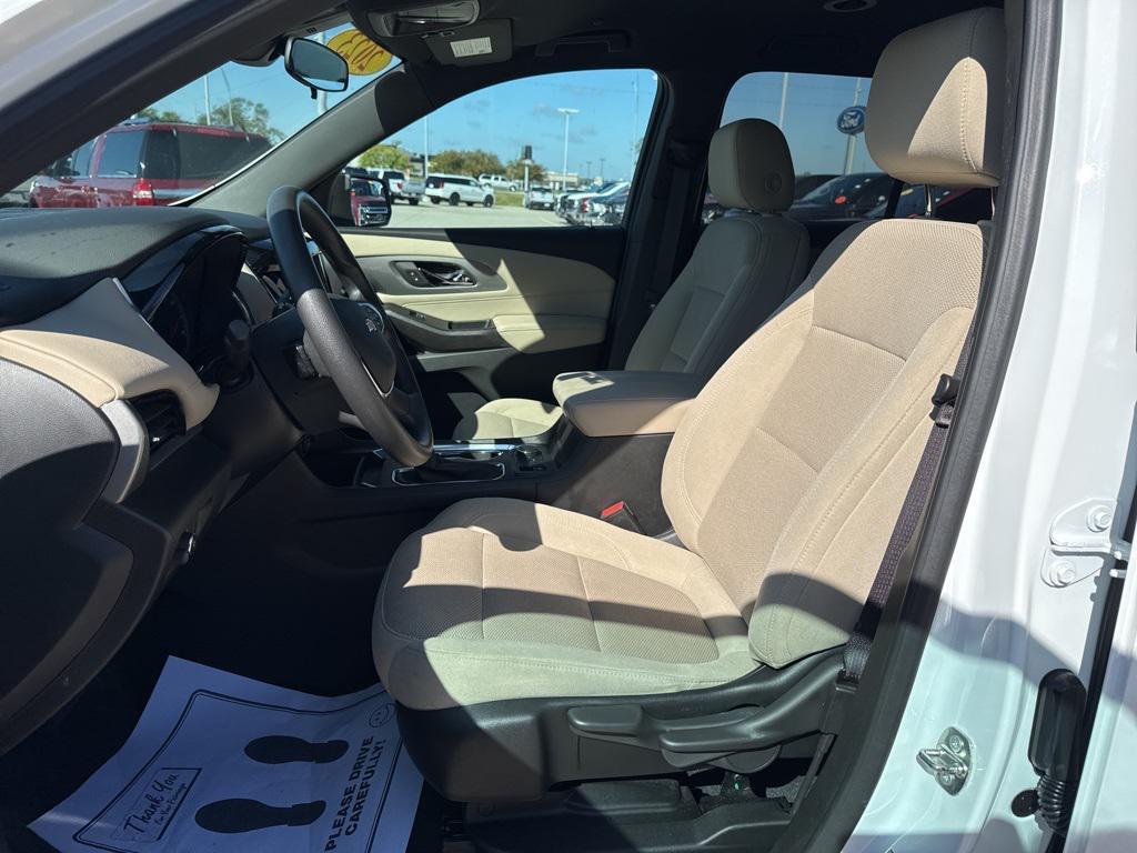 used 2023 Chevrolet Traverse car, priced at $28,959