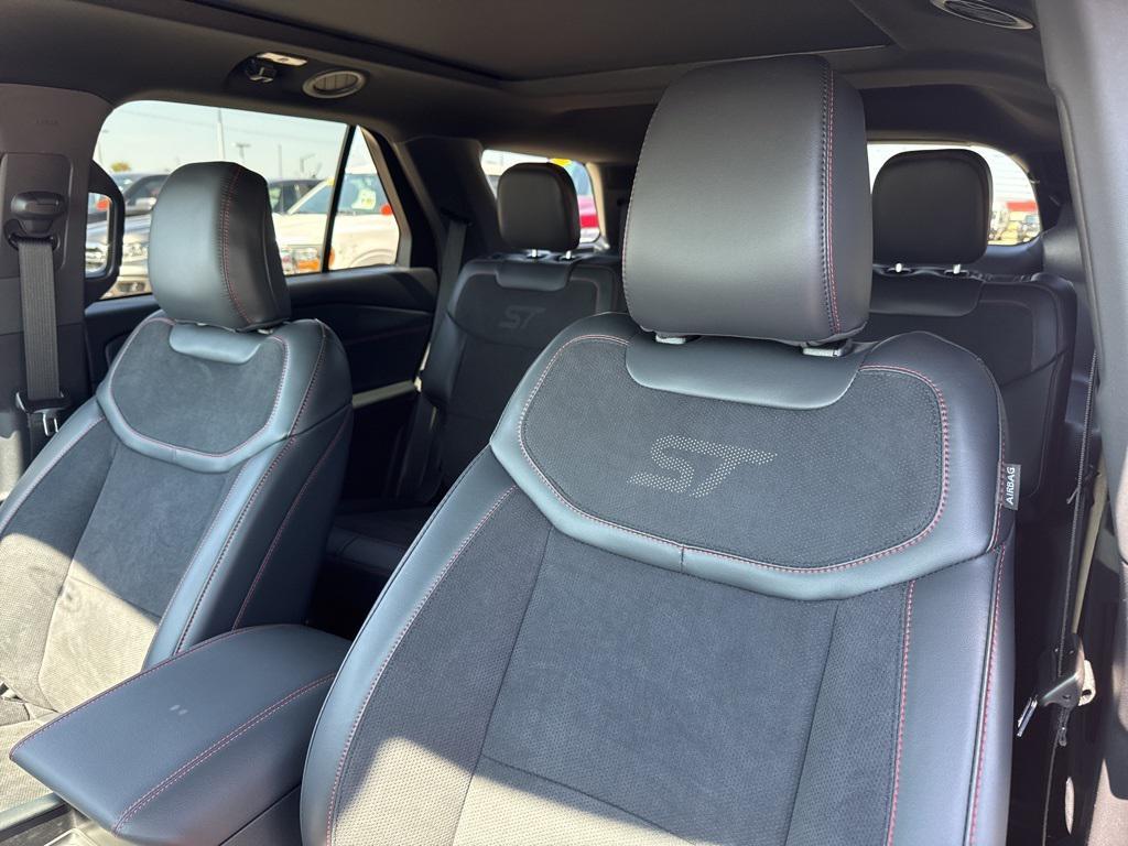 new 2025 Ford Explorer car, priced at $65,086