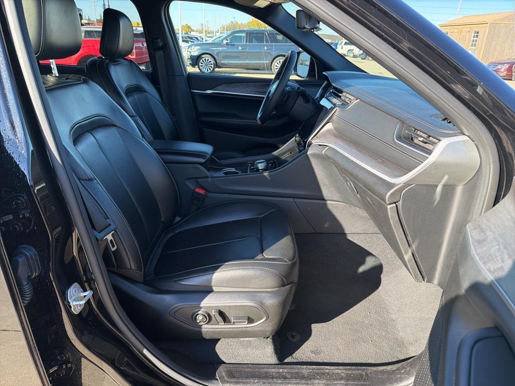 used 2024 Jeep Grand Cherokee L car, priced at $33,571