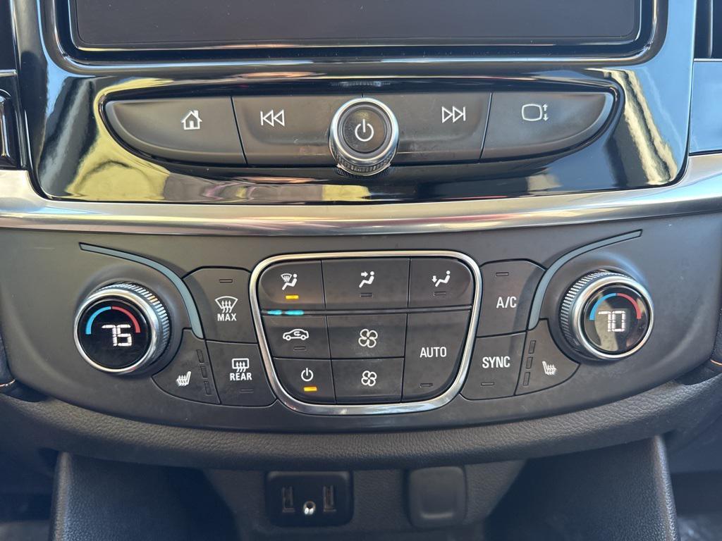 used 2021 Chevrolet Traverse car, priced at $15,901