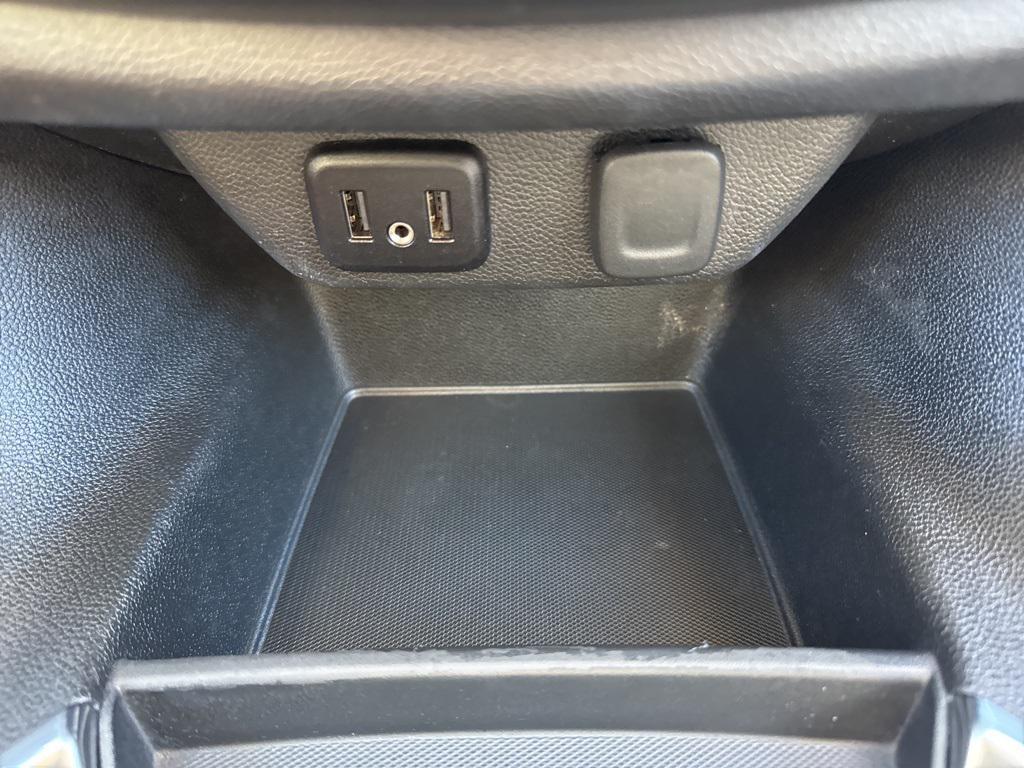 used 2021 Chevrolet Traverse car, priced at $15,901