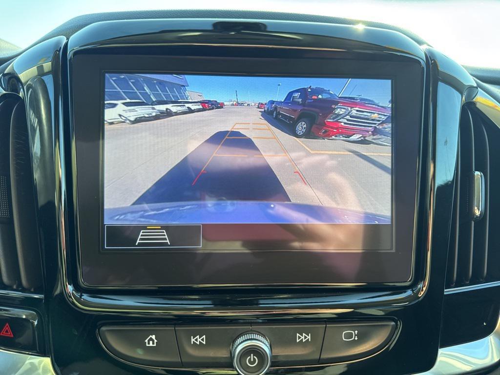 used 2021 Chevrolet Traverse car, priced at $15,901