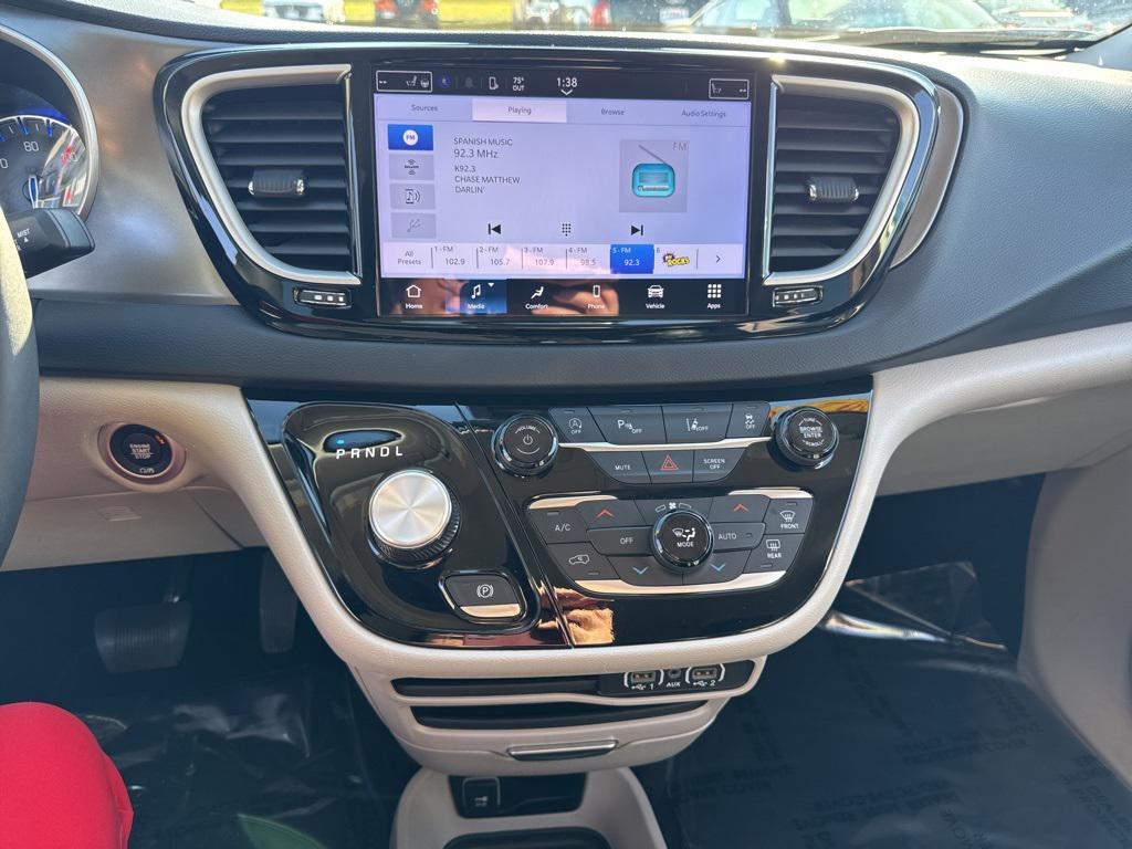 used 2024 Chrysler Pacifica car, priced at $30,161