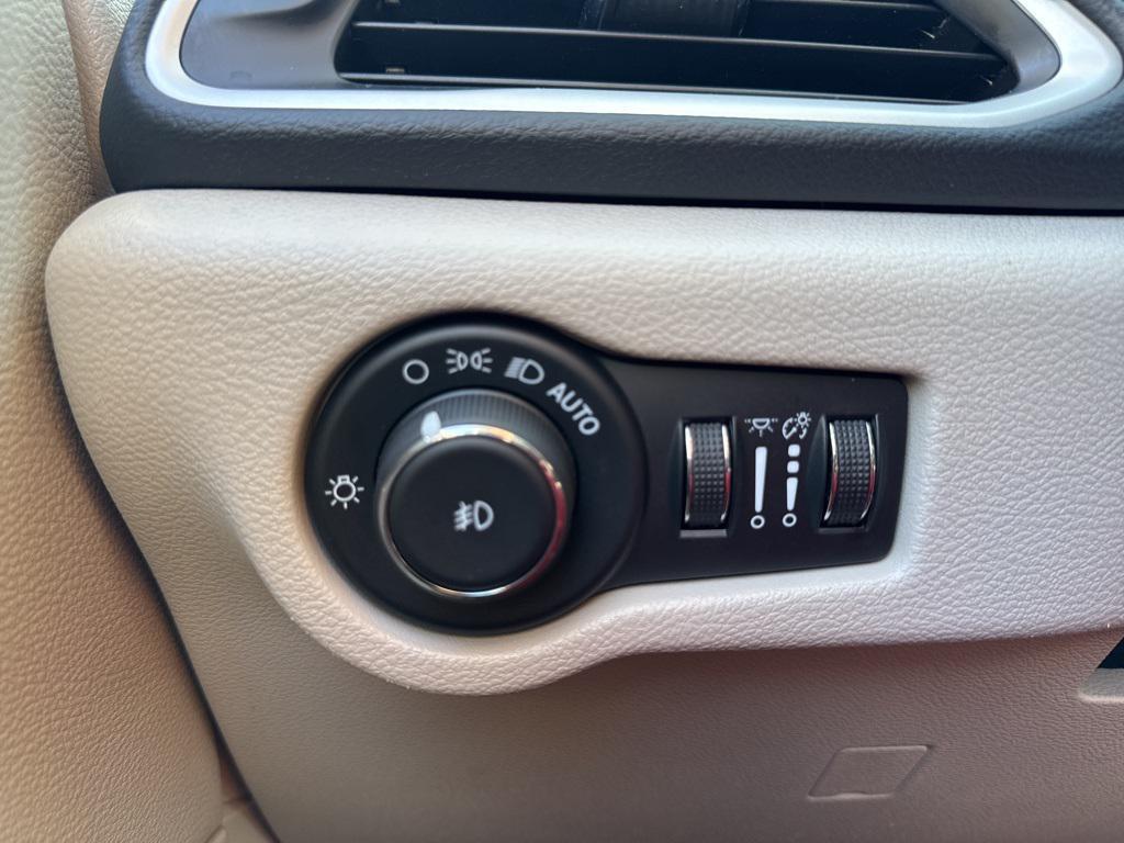 used 2024 Chrysler Pacifica car, priced at $30,161