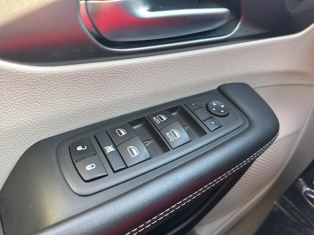 used 2024 Chrysler Pacifica car, priced at $30,161