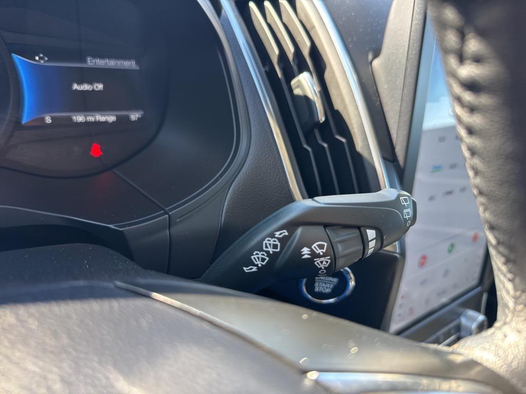 used 2024 Ford Edge car, priced at $29,348