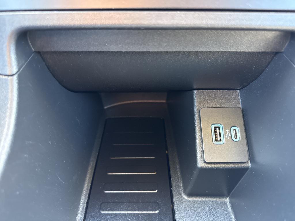 used 2024 Ford Edge car, priced at $29,348