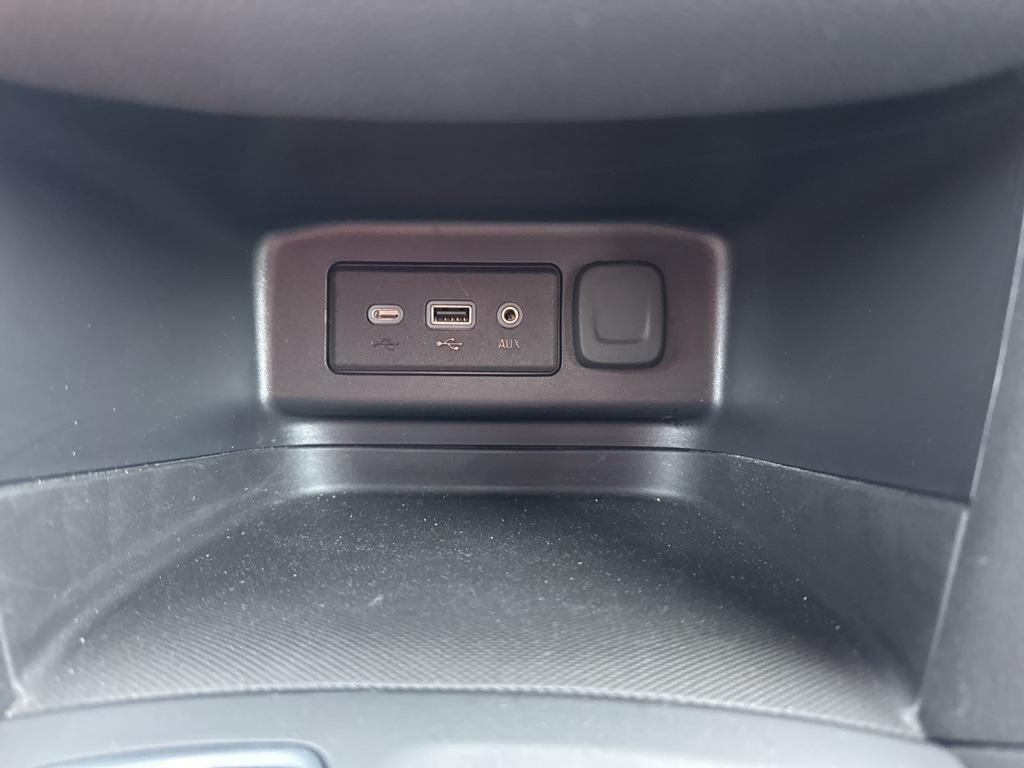 used 2021 Chevrolet Equinox car, priced at $23,115